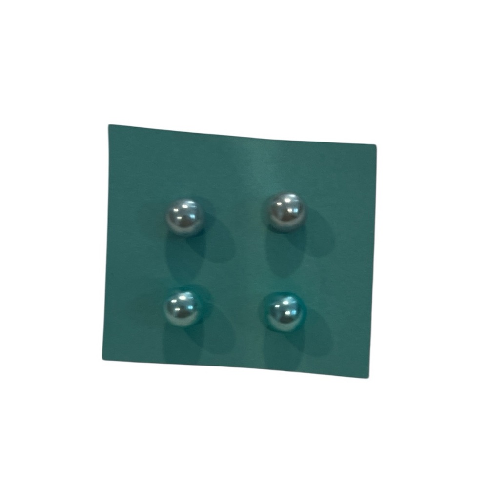 Set of Pearl Stud Earrings